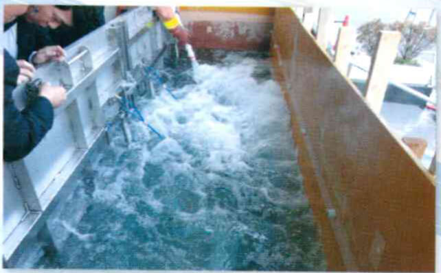 実際に水を流した防水テストの様子